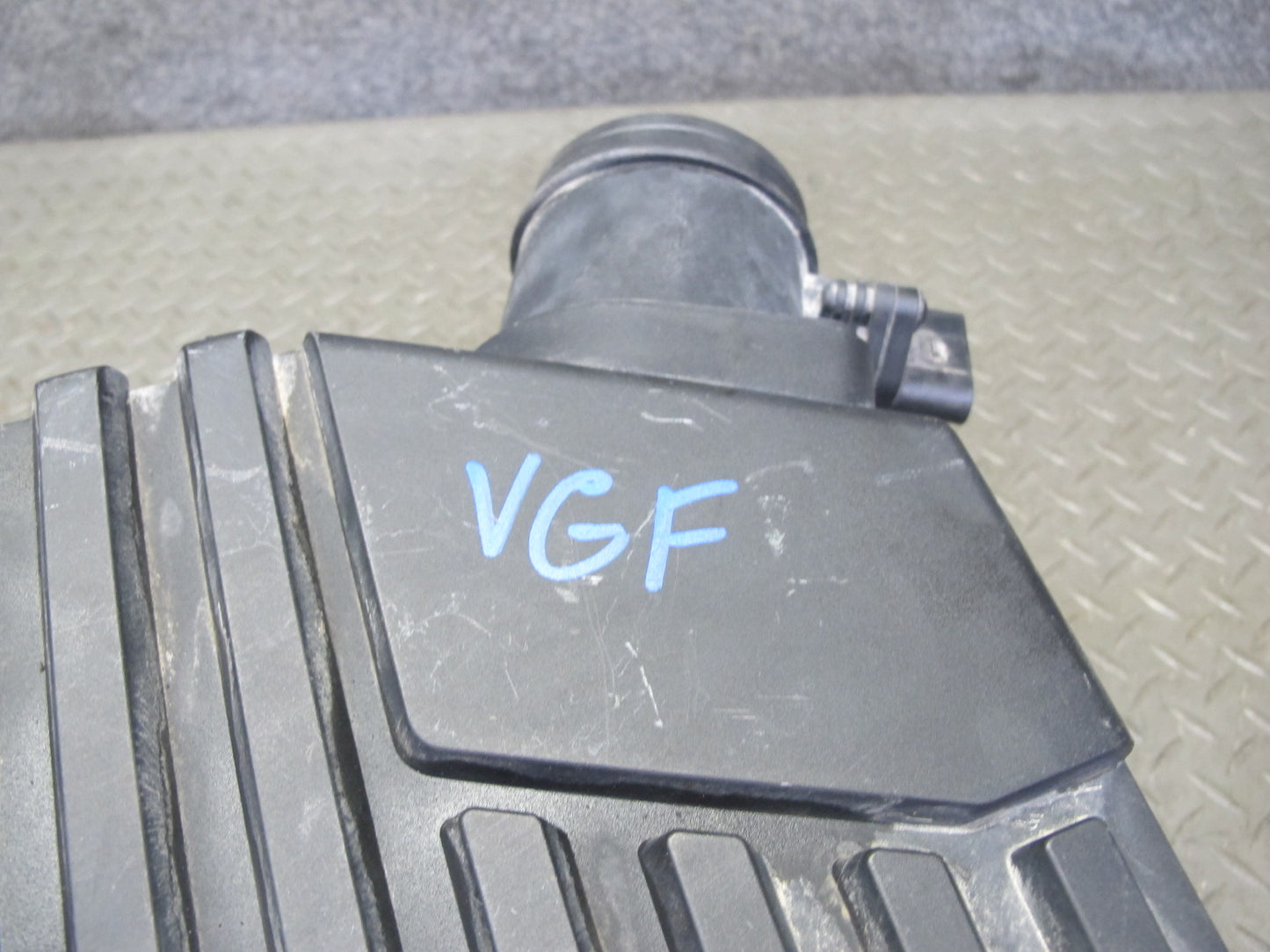 2008 VW Golf MK5 R32 3.2L Set Intake Cleaner Filter Box & Air Flow Sensor OEM