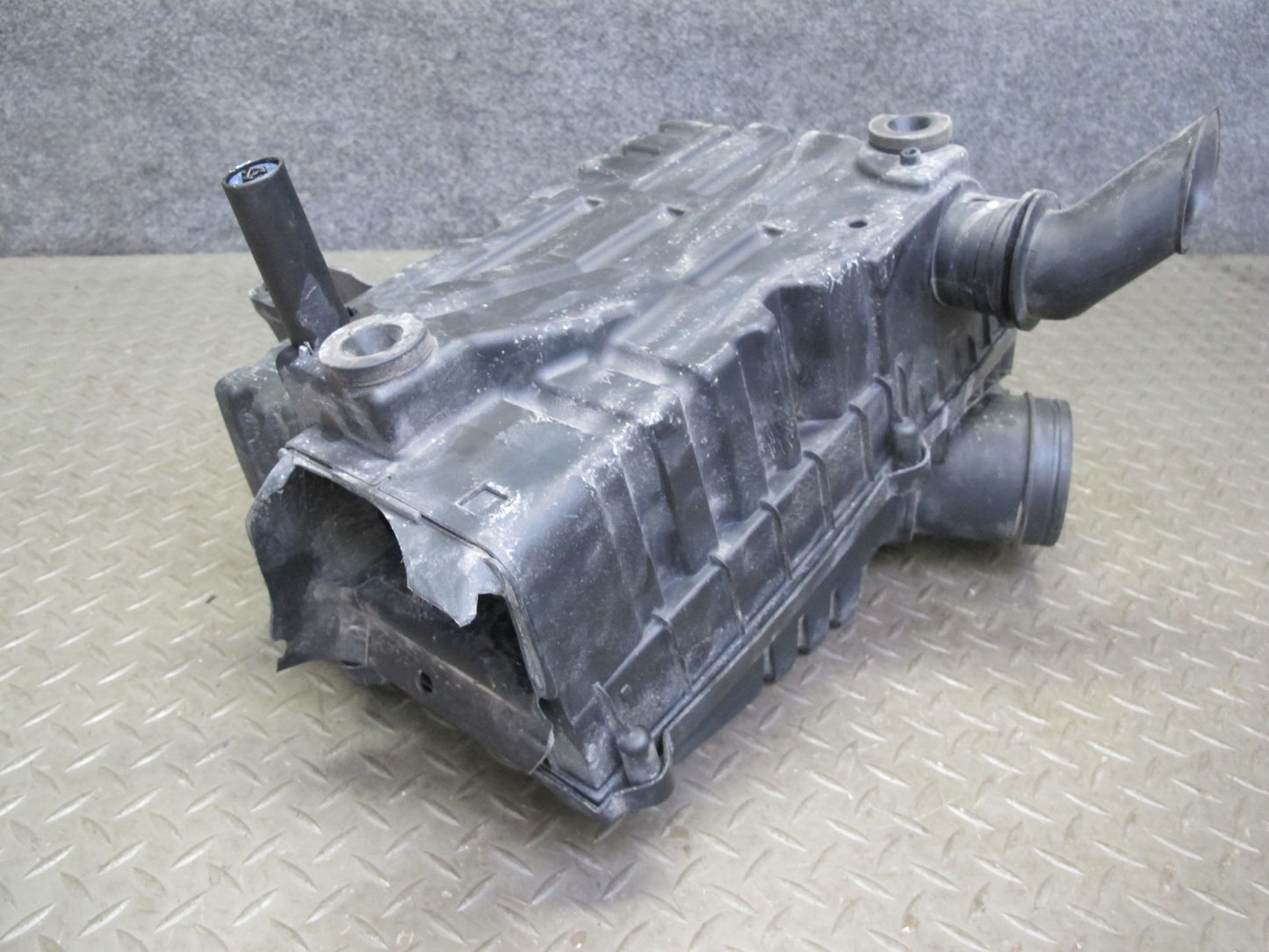 2008 VW Golf MK5 R32 3.2L Set Intake Cleaner Filter Box & Air Flow Sensor OEM