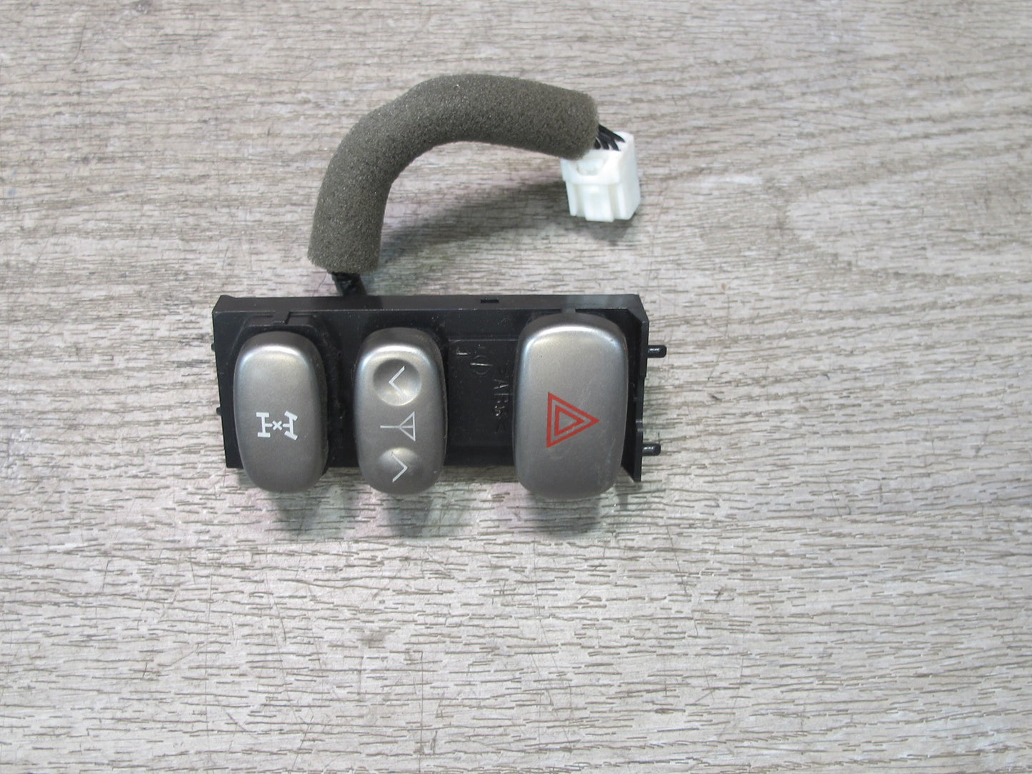 2003-2007 Lexus UZJ100L LX470 Differential Lock Hazard Control Switch