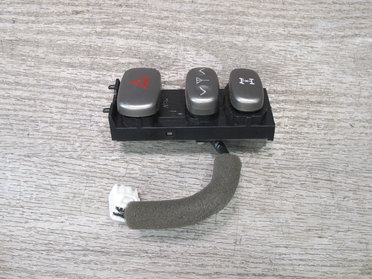 2003-2007 Lexus UZJ100L LX470 Differential Lock Hazard Control Switch
