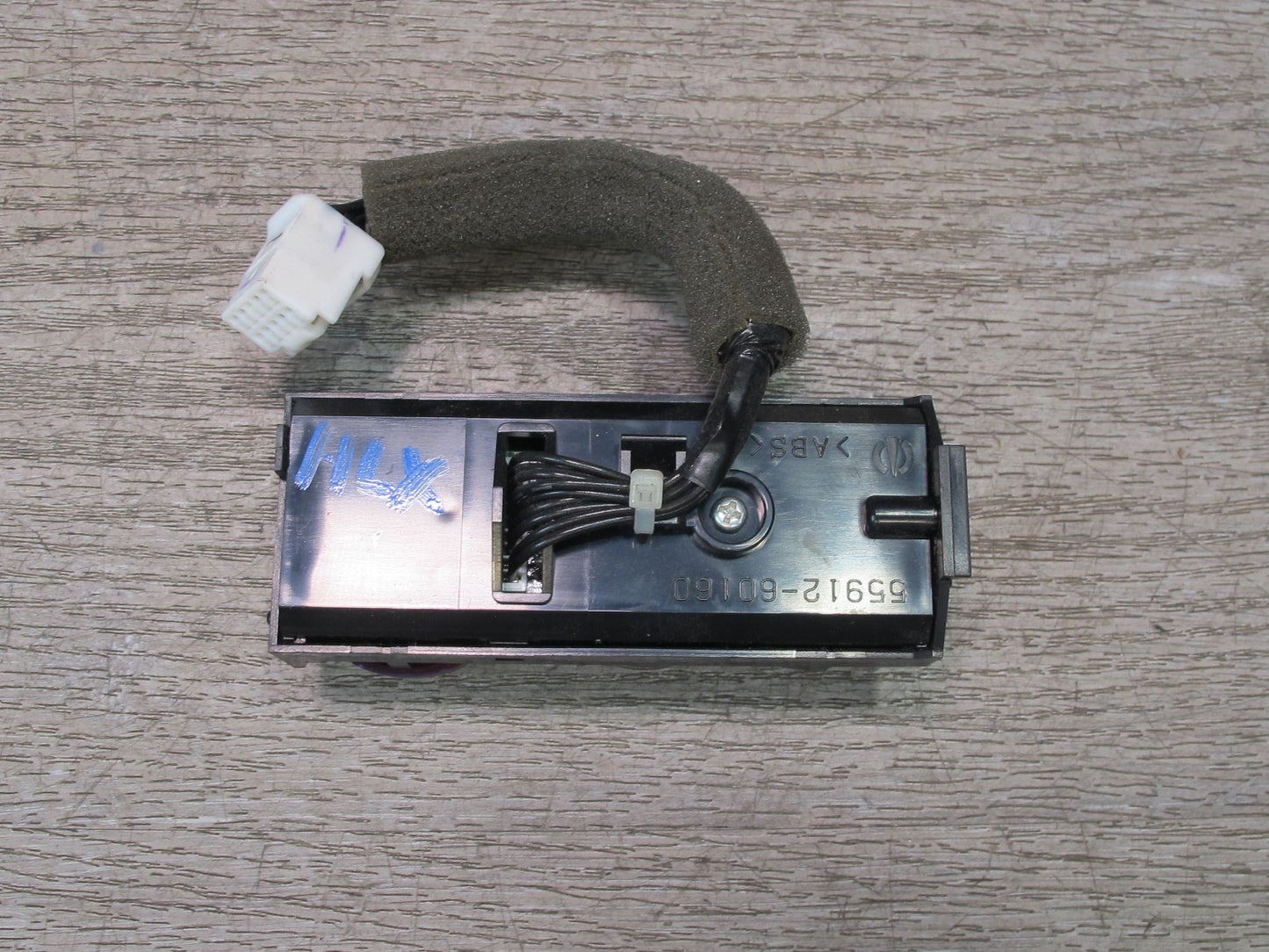 2003-2007 Lexus UZJ100L LX470 Differential Lock Hazard Control Switch