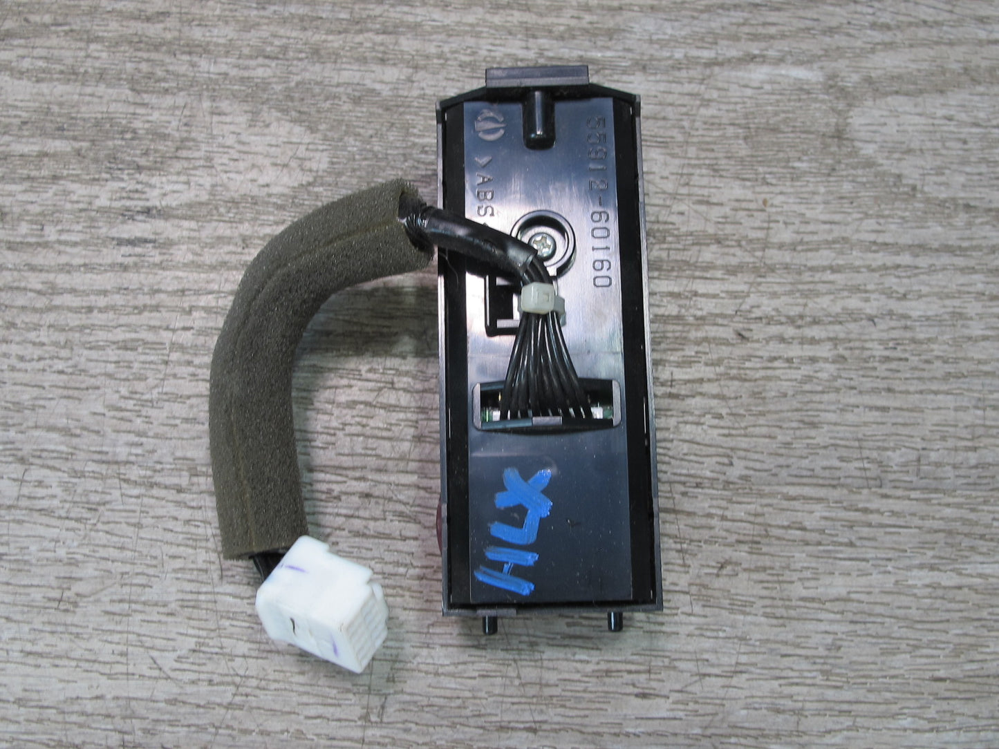 2003-2007 Lexus UZJ100L LX470 Differential Lock Hazard Control Switch