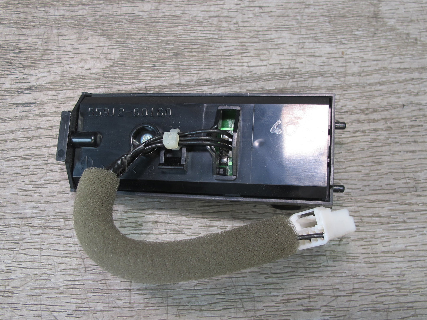 2003-2007 Lexus UZJ100L LX470 Right Passenger Seat Belt Warning Lamp Light