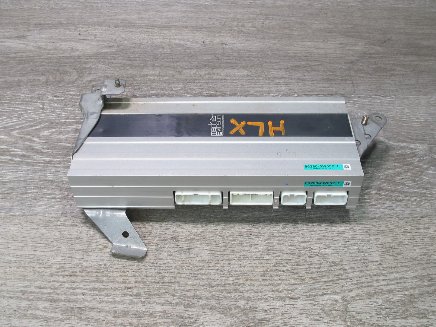 2003-2006 Lexus UZJ100L LX470 Mark Levinson Audio AMP Amplifier 86280-0W052