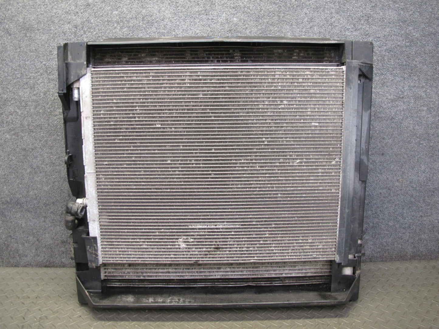 14-18 BMW F15 X5 AWD 4.4L N63 Radiator A/C Condenser Cooling  Fan Pump Assy