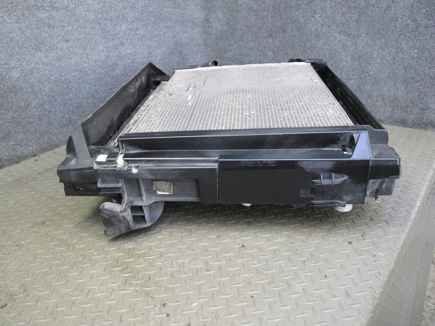 14-18 BMW F15 X5 AWD 4.4L N63 Radiator A/C Condenser Cooling  Fan Pump Assy