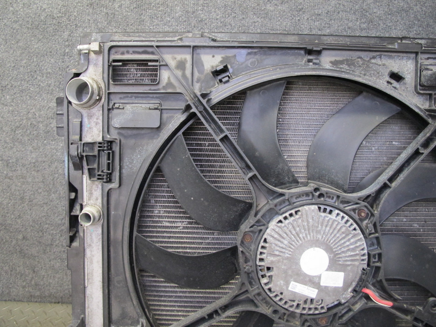14-18 BMW F15 X5 AWD 4.4L N63 Radiator A/C Condenser Cooling  Fan Pump Assy