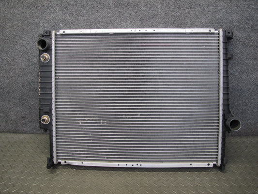 87-91 BMW 325i Automatic Transmission E30 Front Engine Cooling Radiator