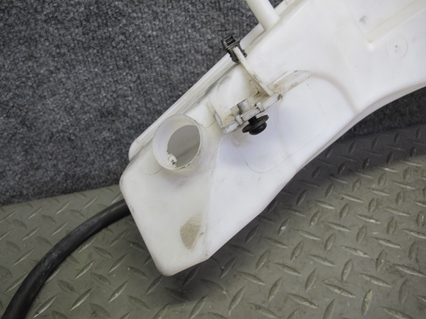 2007-2013 BMW E70 X5 Windshield Wiper Washer Fluid Reservoir Tank W/ Pumps Assy