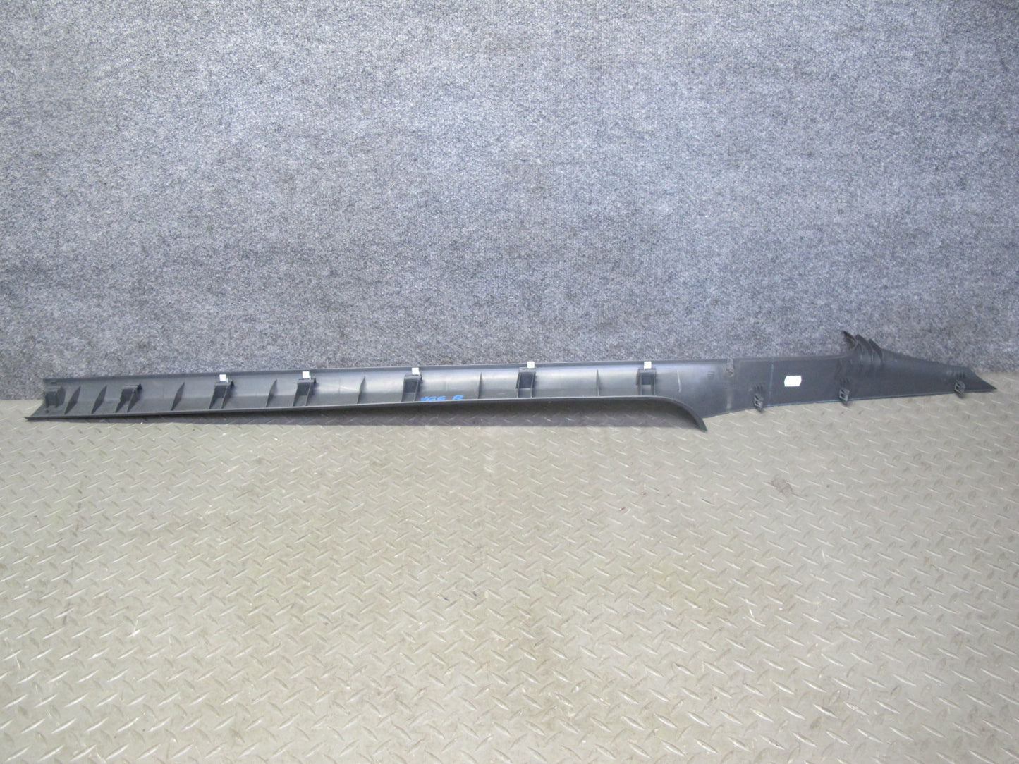 06-09 VW R32 GTI Rabbit MK5 2-DR Set of 2 Front Door Scuff Sill Plate Trim OEM
