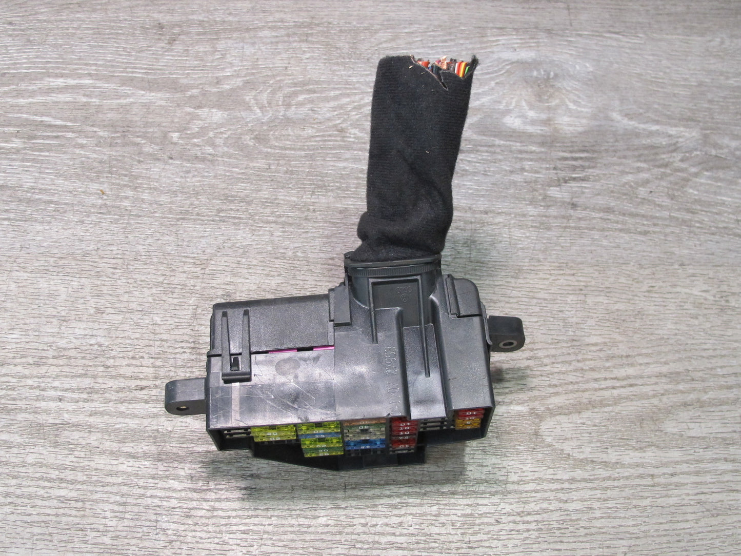 2008 VW Golf MK5 R32 VR6 Interior Fuse Relay Box Module OEM
