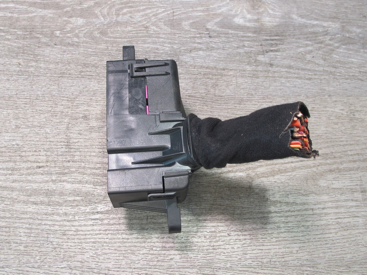 2008 VW Golf MK5 R32 VR6 Interior Fuse Relay Box Module OEM