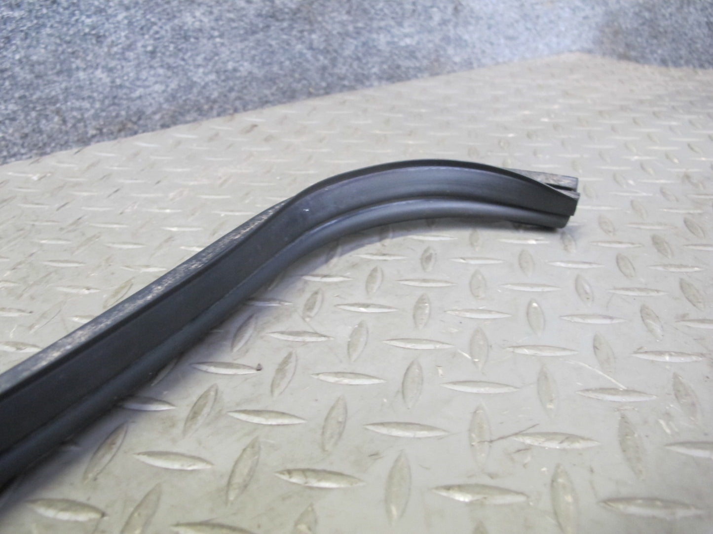 87-91 BMW E30 3-SERIES Front Hood Bonnet Weatherstrip Rubber Seal OEM