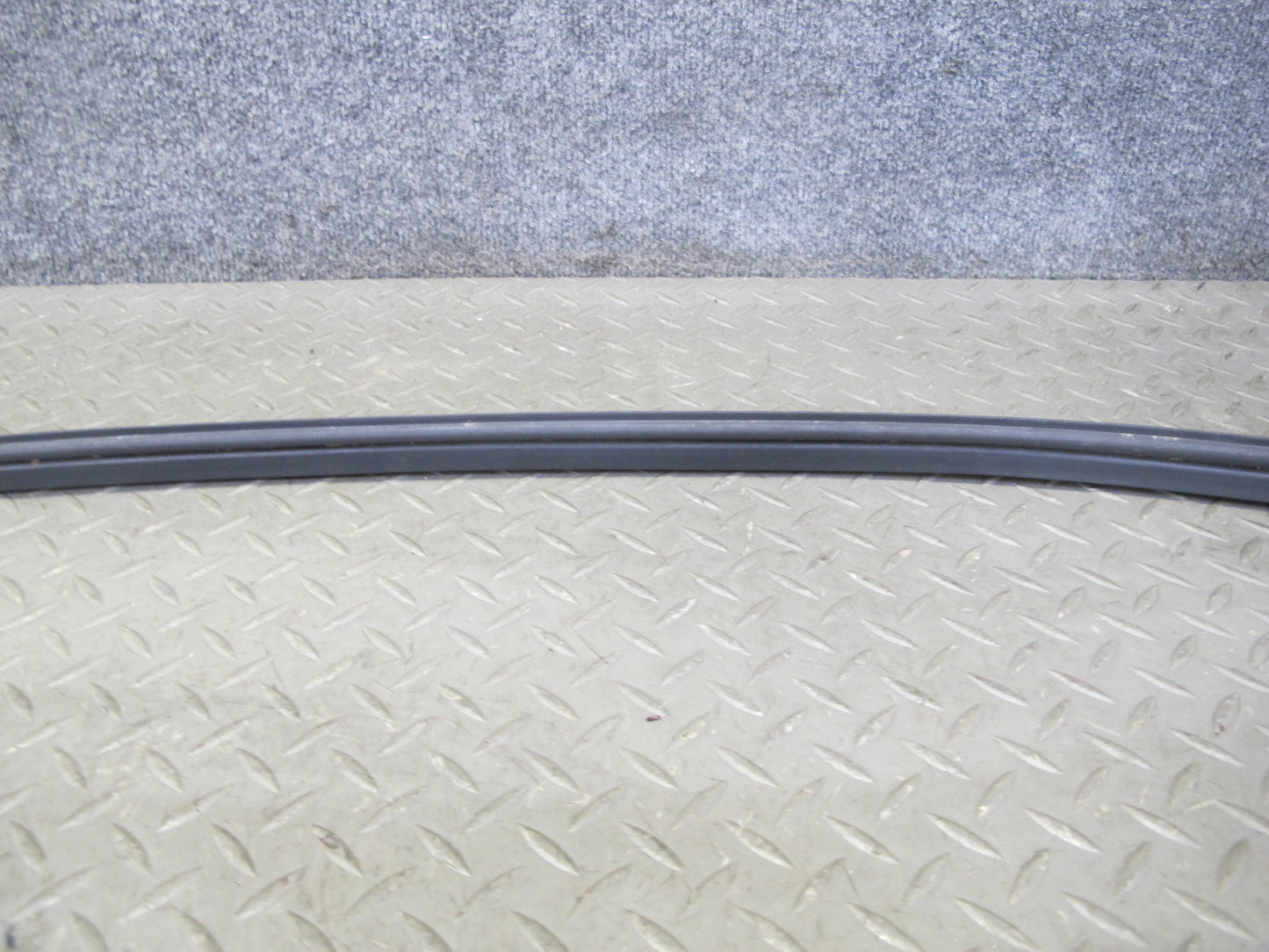 87-91 BMW E30 3-SERIES Front Hood Bonnet Weatherstrip Rubber Seal OEM