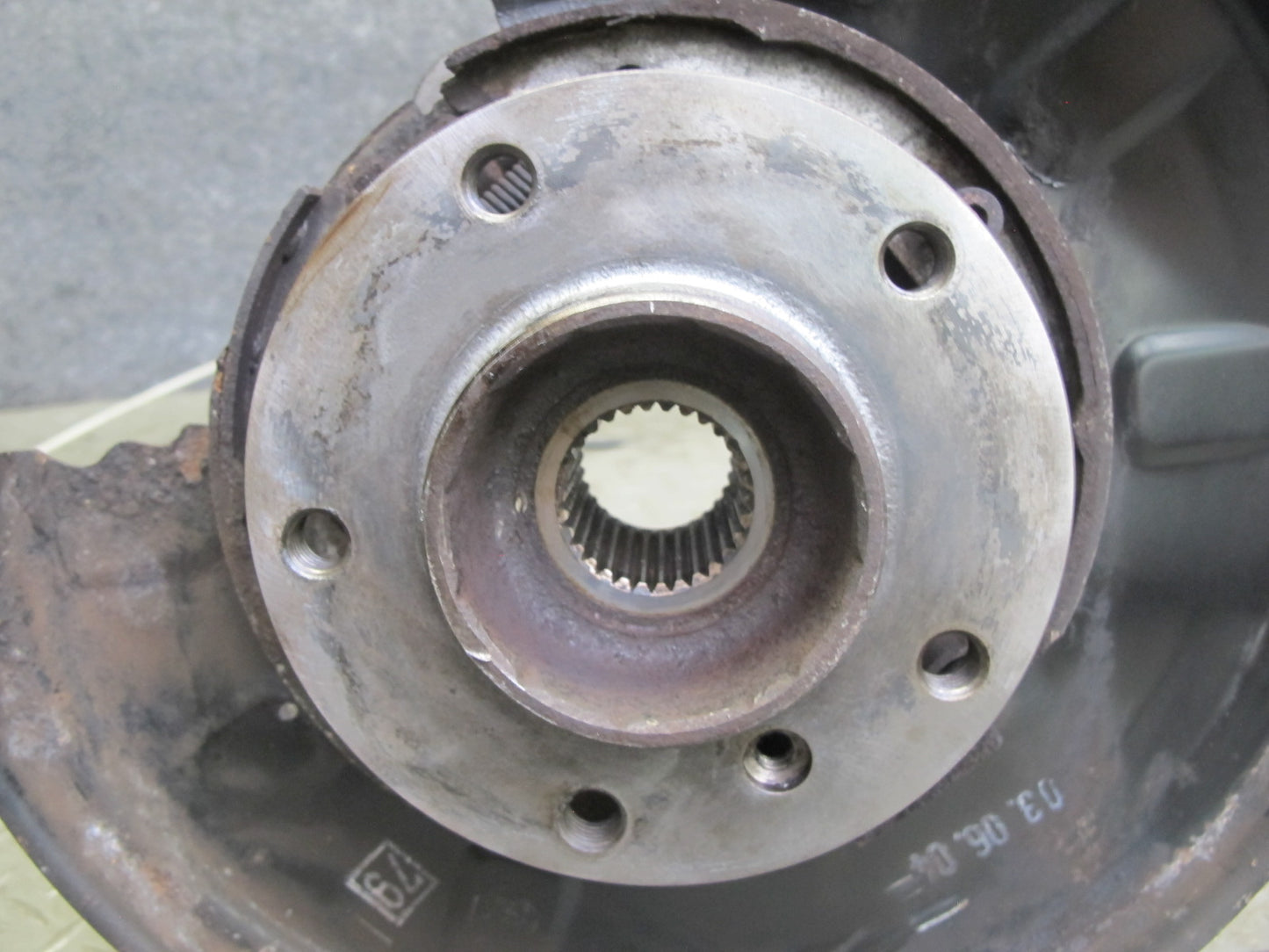 01-06 BMW E46 330i 330Ci RWD Rear Right Knuckle Wheel Hub Trailing Arm OEM