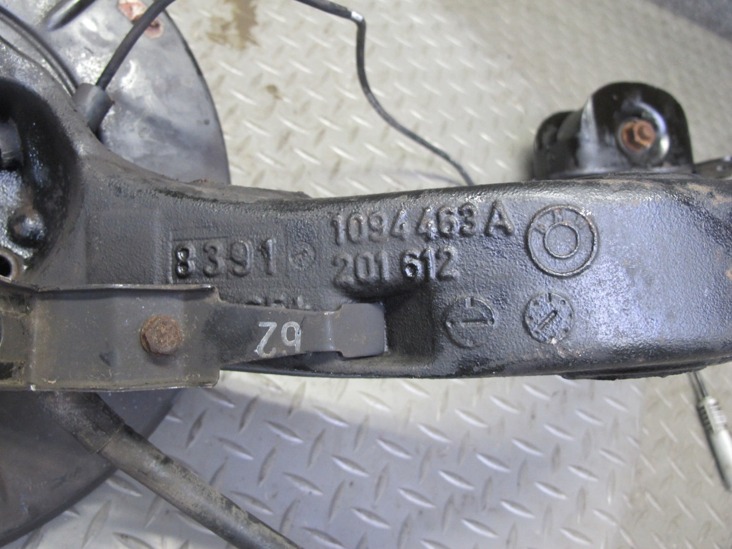 98-99 BMW E36 3-SERIES RWD Rear Left Trailing Arm Knuckle Wheel Hub Bearing OEM
