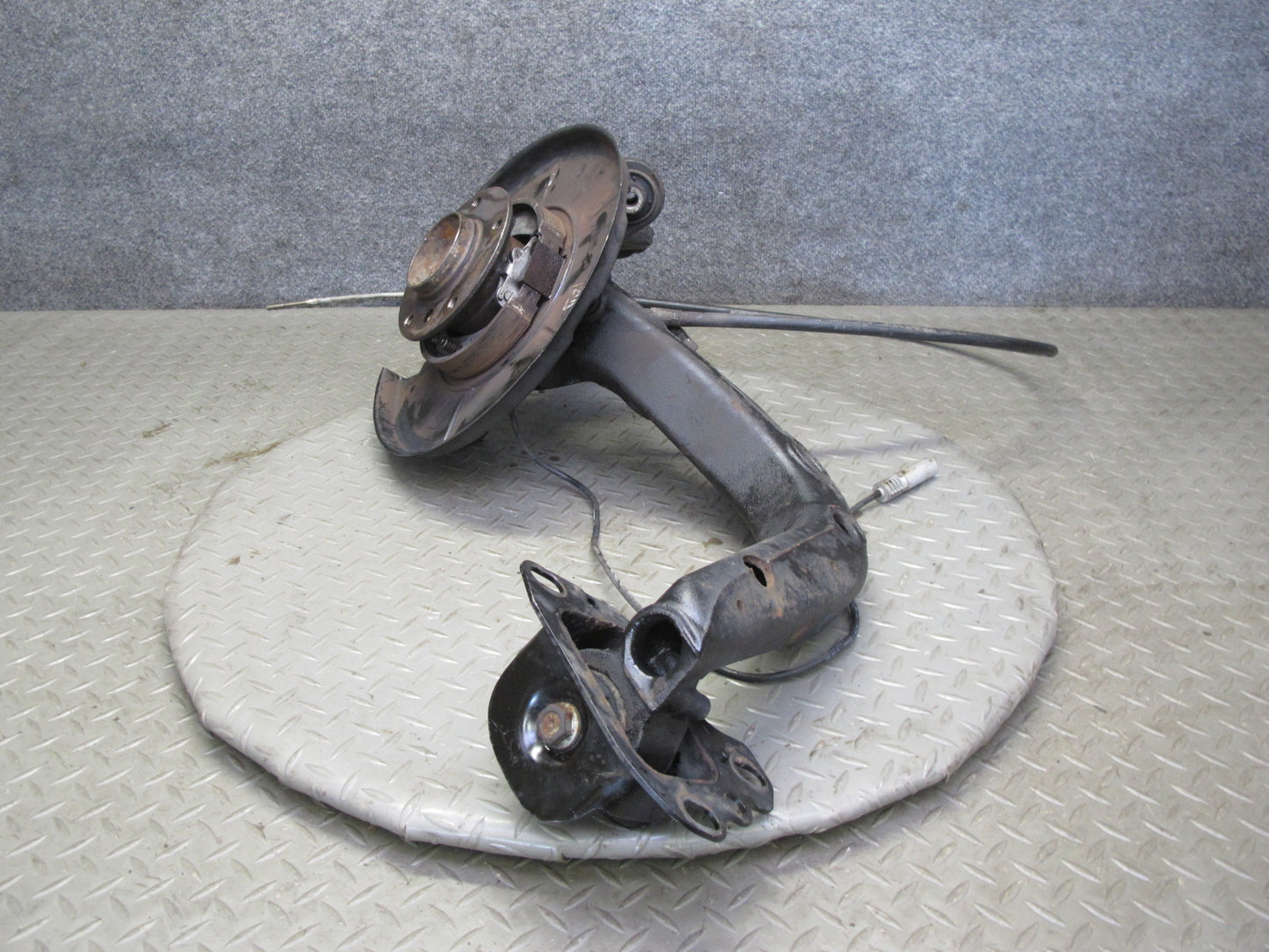 98-99 BMW E36 3-SERIES RWD Rear Left Trailing Arm Knuckle Wheel Hub Bearing OEM