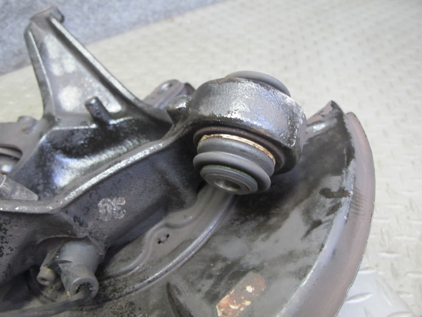 98-99 BMW E36 3-SERIES RWD Rear Left Trailing Arm Knuckle Wheel Hub Bearing OEM