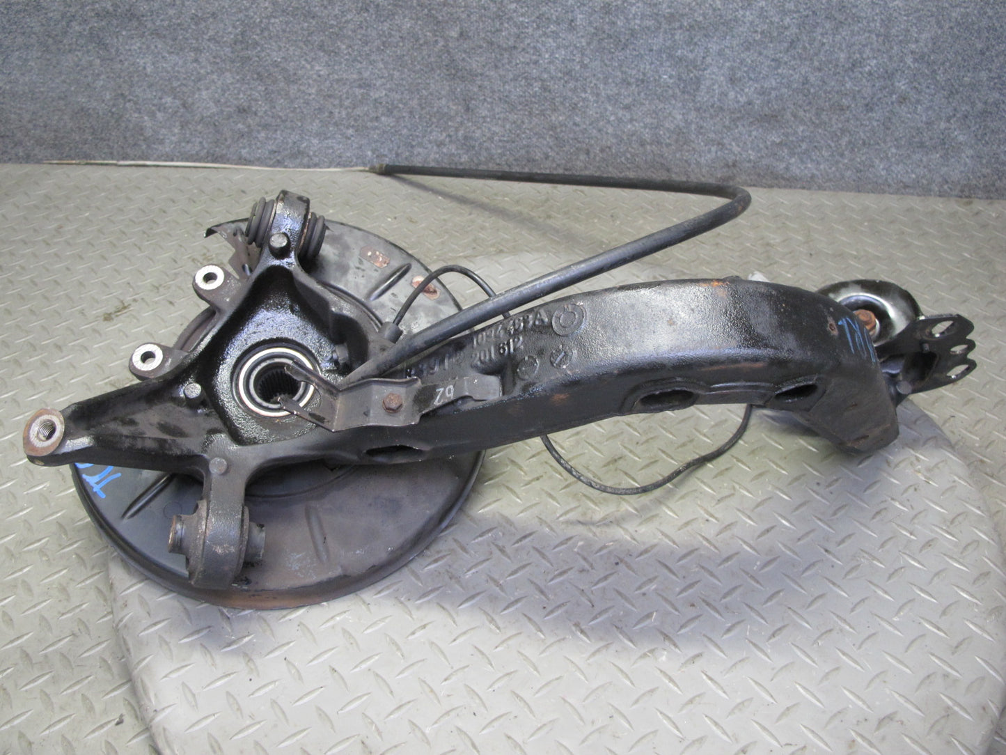 98-99 BMW E36 3-SERIES RWD Rear Left Trailing Arm Knuckle Wheel Hub Bearing OEM