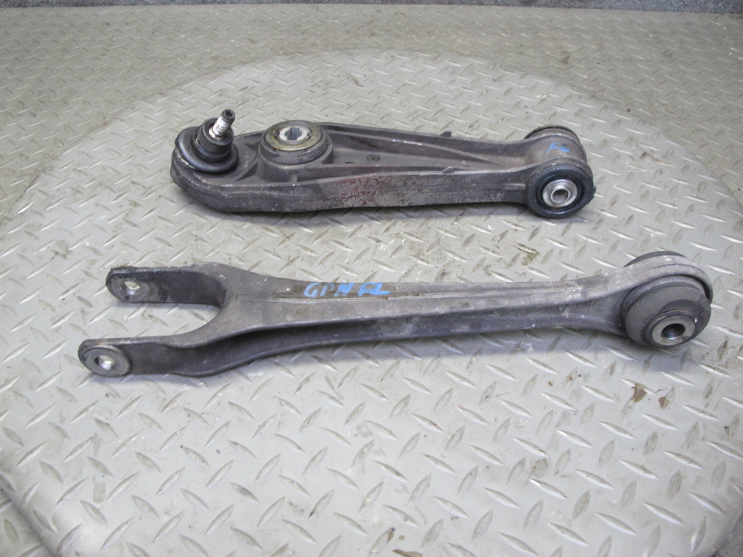 2005-2012 Porsche 911 997 Front Left Suspension Lower Control Arm Set of 2