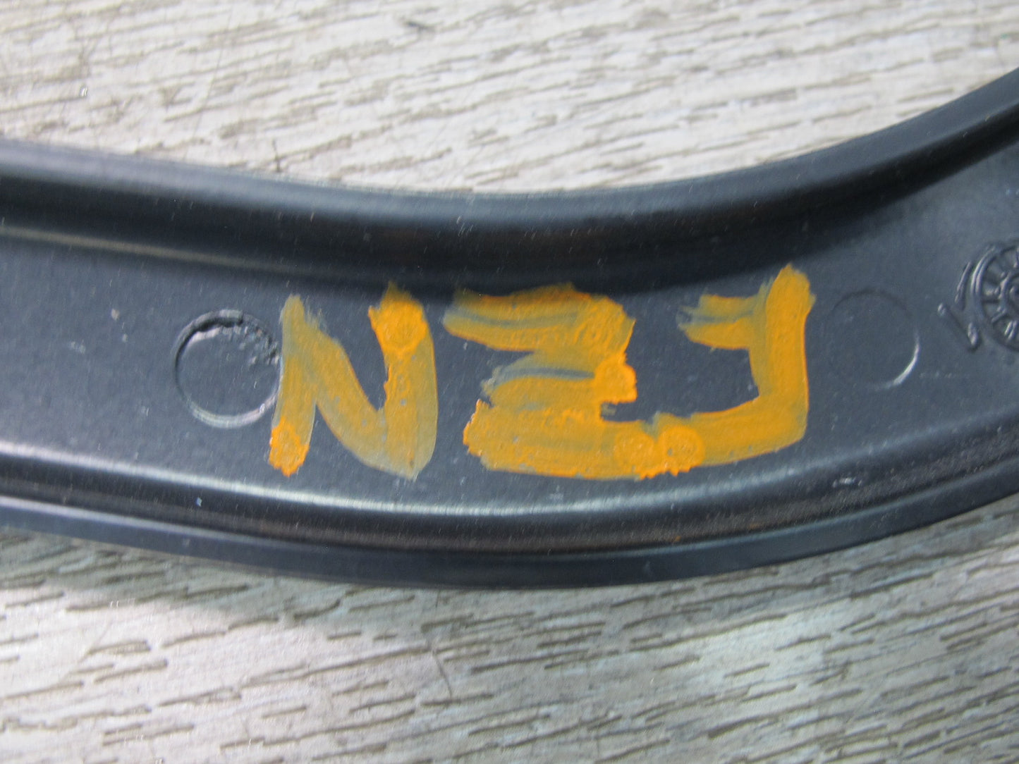 09-10 Nissan Z34 370Z Set of 2 Front Windshield Wiper Arm w Cap Covers OEM