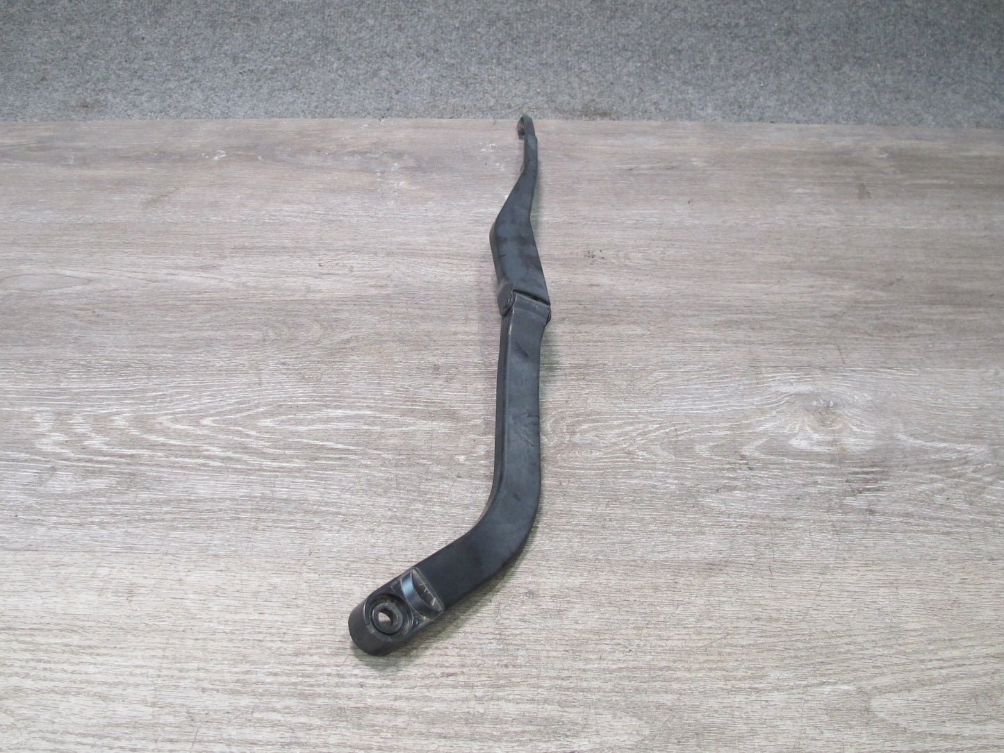 09-10 Nissan Z34 370Z Set of 2 Front Windshield Wiper Arm w Cap Covers OEM