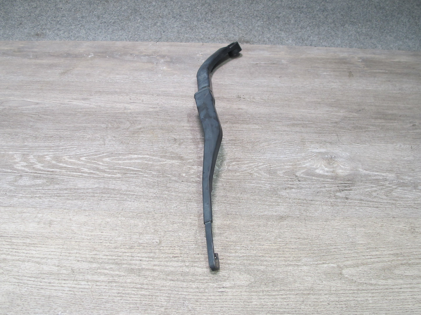 09-10 Nissan Z34 370Z Set of 2 Front Windshield Wiper Arm w Cap Covers OEM