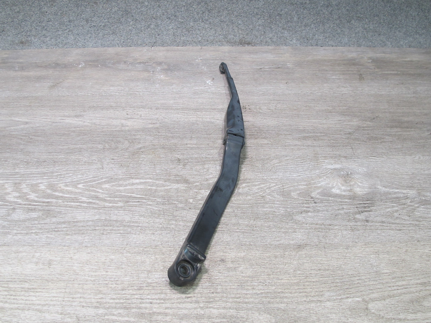 09-10 Nissan Z34 370Z Set of 2 Front Windshield Wiper Arm w Cap Covers OEM