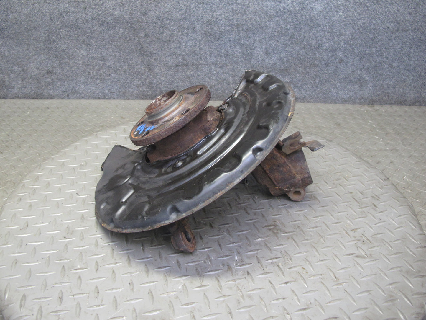 2008 VW R32 VR6 AWD Front Left Spindle Knuckle Wheel Hub Bearing OEM