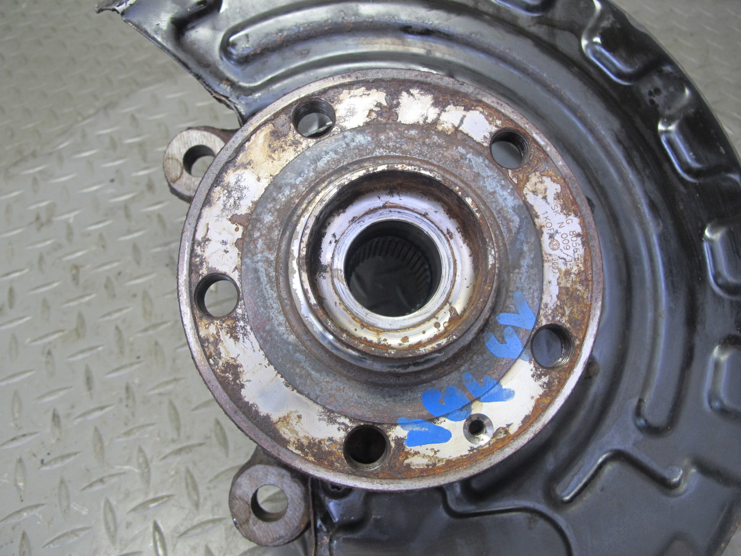 2008 VW R32 VR6 AWD Front Left Spindle Knuckle Wheel Hub Bearing OEM