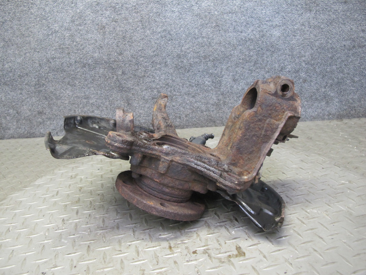 2008 VW R32 VR6 AWD Front Left Spindle Knuckle Wheel Hub Bearing OEM