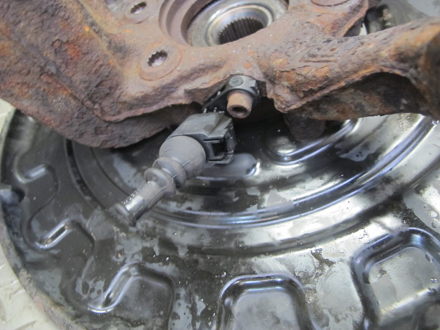 2008 VW R32 VR6 AWD Front Left Spindle Knuckle Wheel Hub Bearing OEM