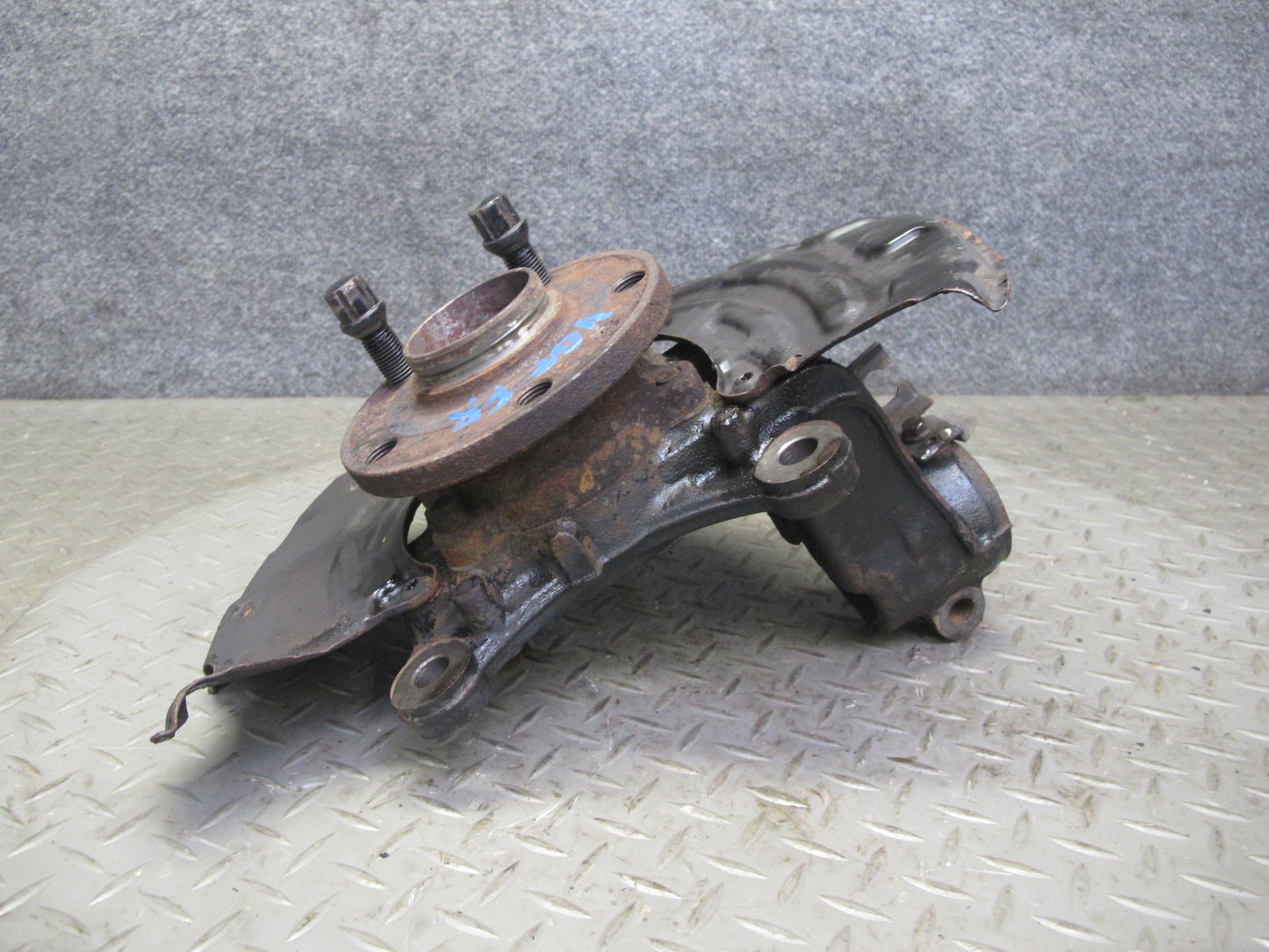 2008 VW R32 VR6 AWD Front Right Spindle Knuckle Wheel Hub Bearing OEM