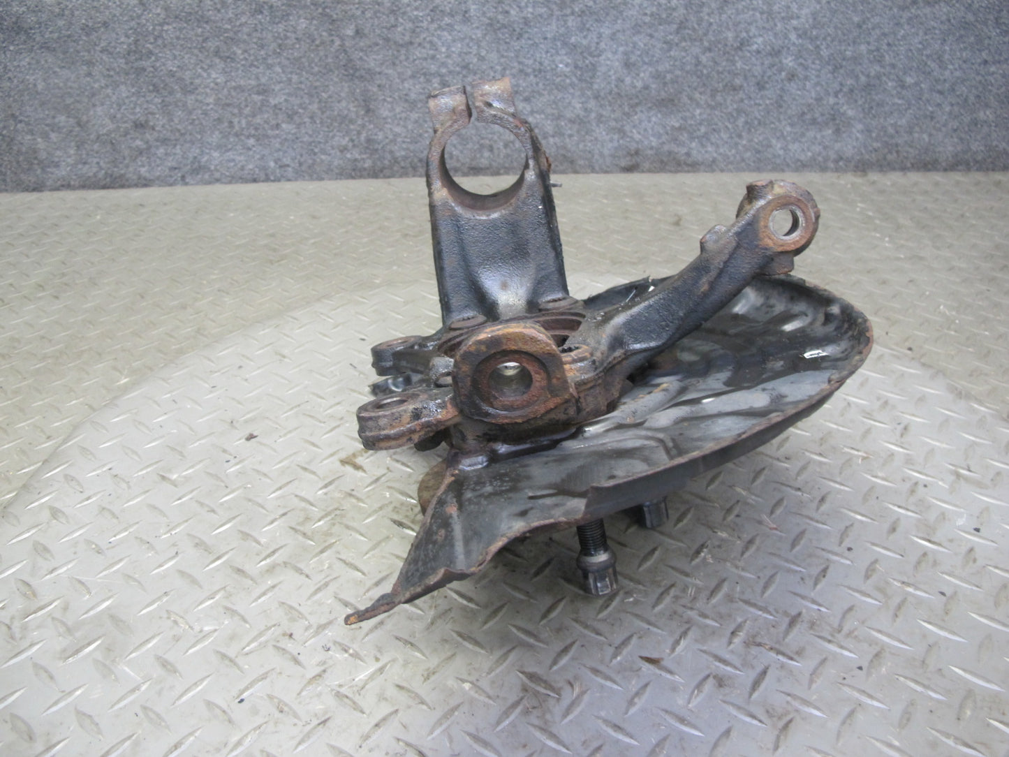 2008 VW R32 VR6 AWD Front Right Spindle Knuckle Wheel Hub Bearing OEM