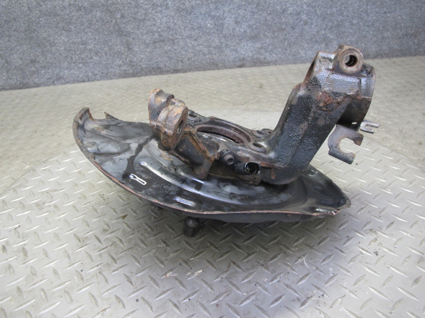 2008 VW R32 VR6 AWD Front Right Spindle Knuckle Wheel Hub Bearing OEM