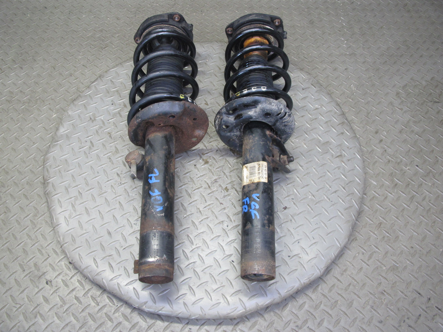 2008 VW Golf MK5 R32 VR6 AWD Front Left & Right Strut Shock Absorber Set OEM