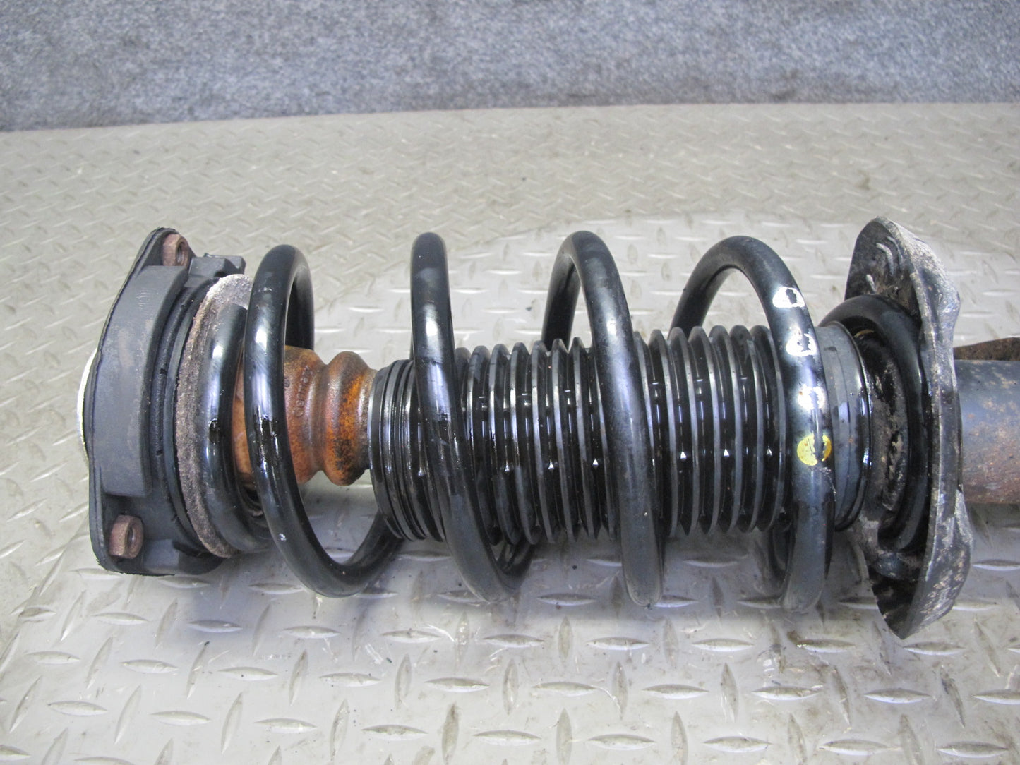 2008 VW Golf MK5 R32 VR6 AWD Front Left & Right Strut Shock Absorber Set OEM