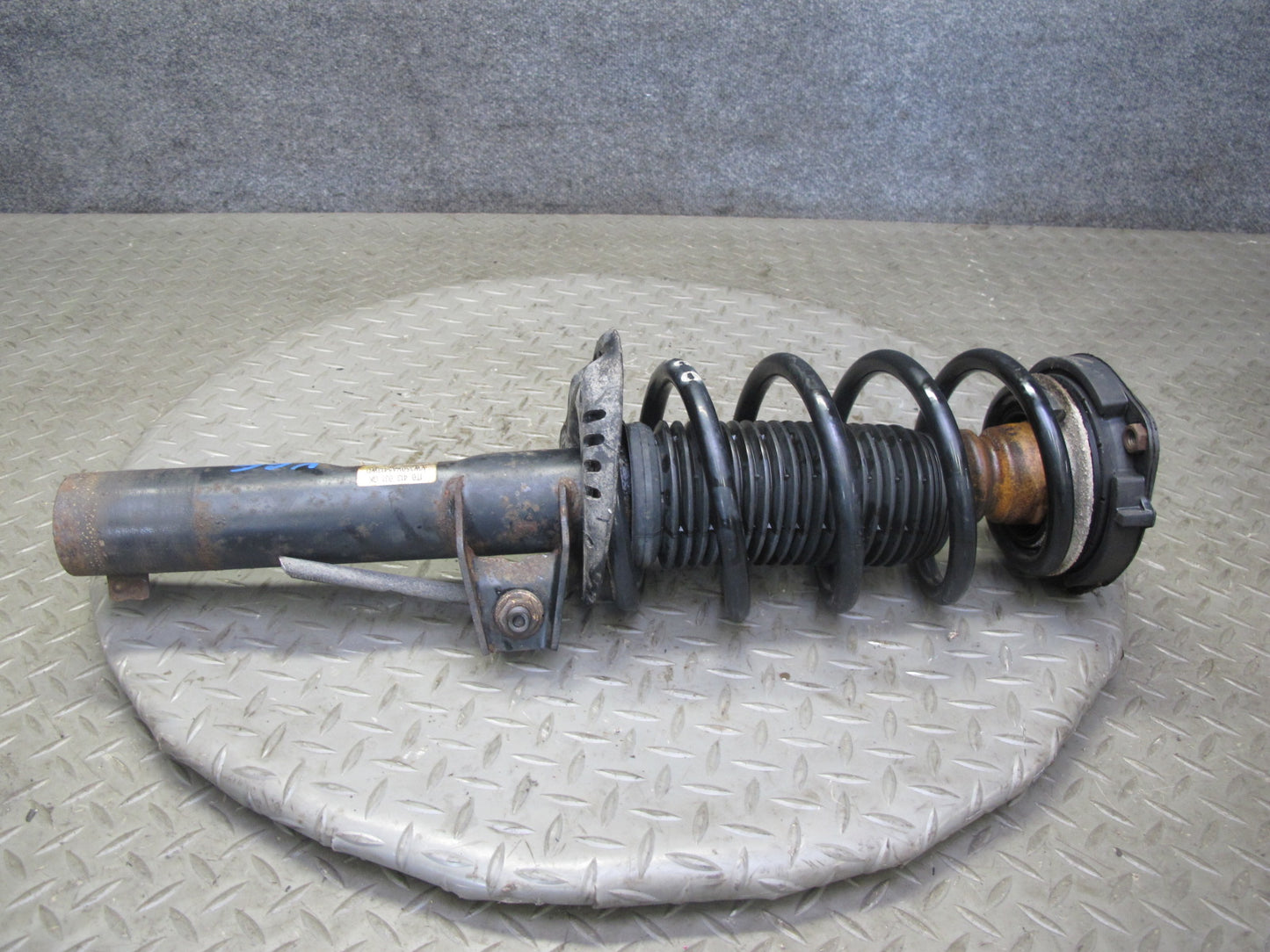 2008 VW Golf MK5 R32 VR6 AWD Front Left & Right Strut Shock Absorber Set OEM