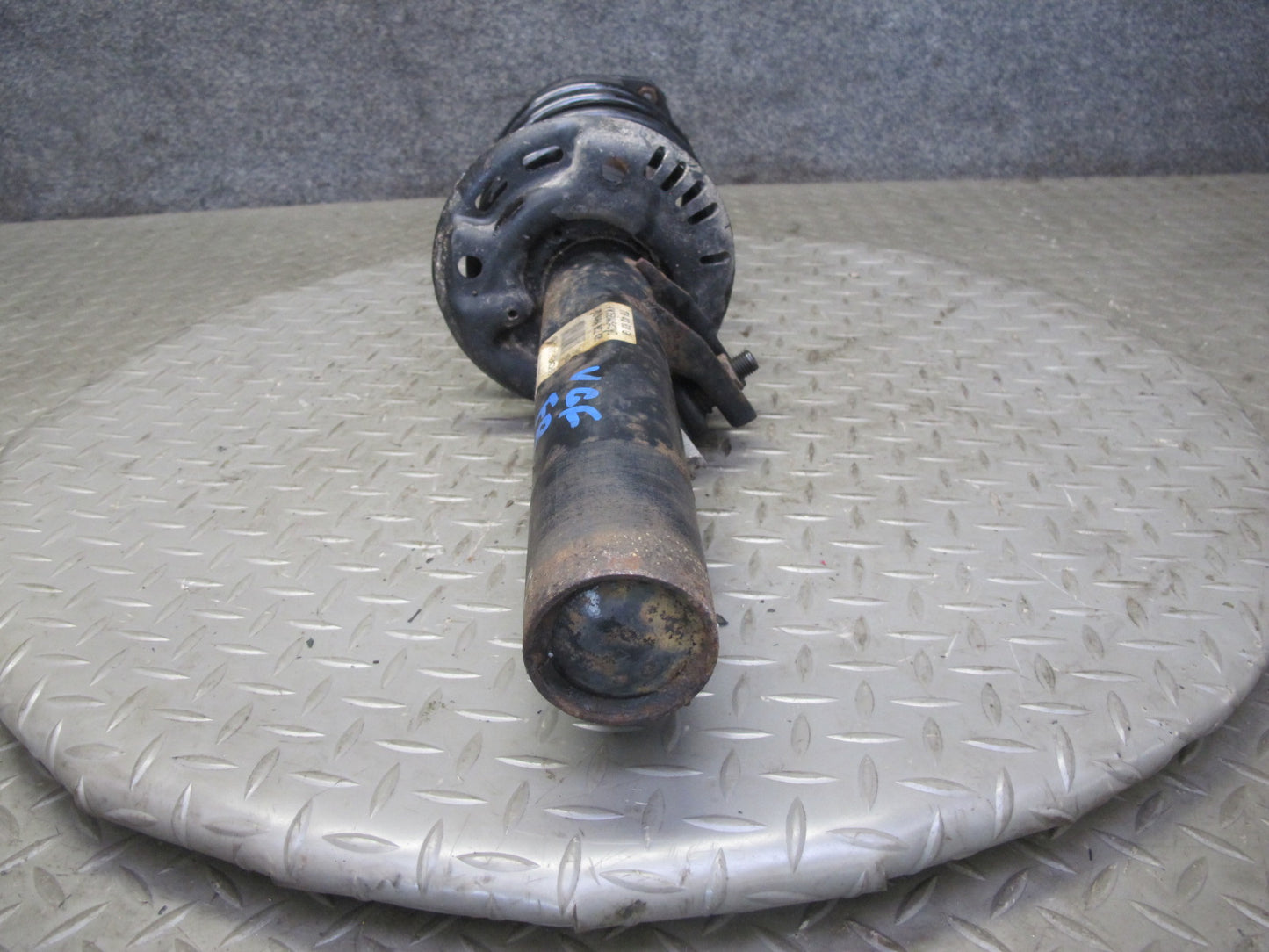 2008 VW Golf MK5 R32 VR6 AWD Front Left & Right Strut Shock Absorber Set OEM