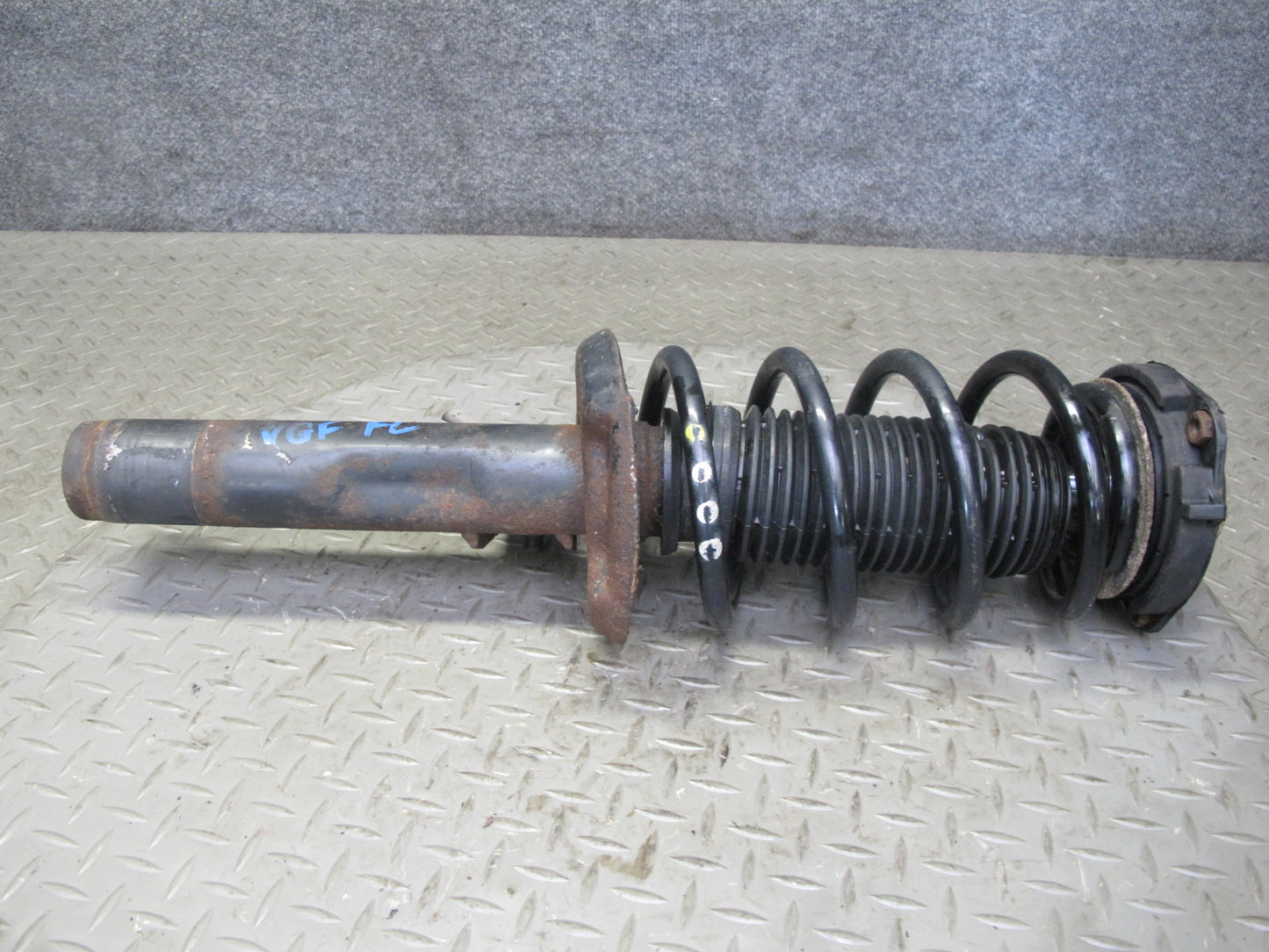 2008 VW Golf MK5 R32 VR6 AWD Front Left & Right Strut Shock Absorber Set OEM