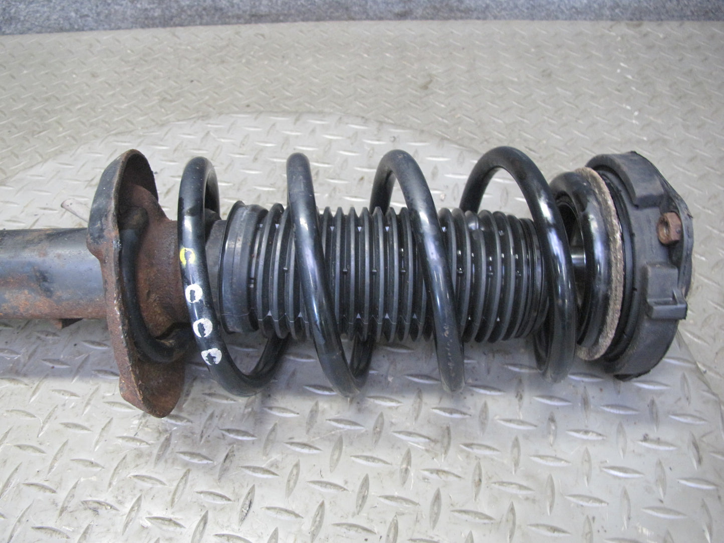 2008 VW Golf MK5 R32 VR6 AWD Front Left & Right Strut Shock Absorber Set OEM
