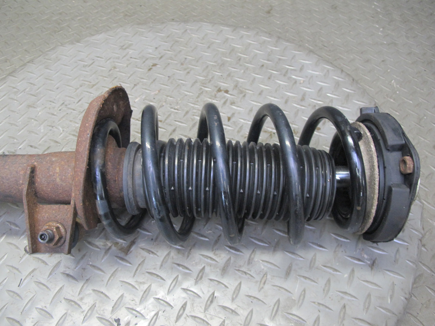 2008 VW Golf MK5 R32 VR6 AWD Front Left & Right Strut Shock Absorber Set OEM