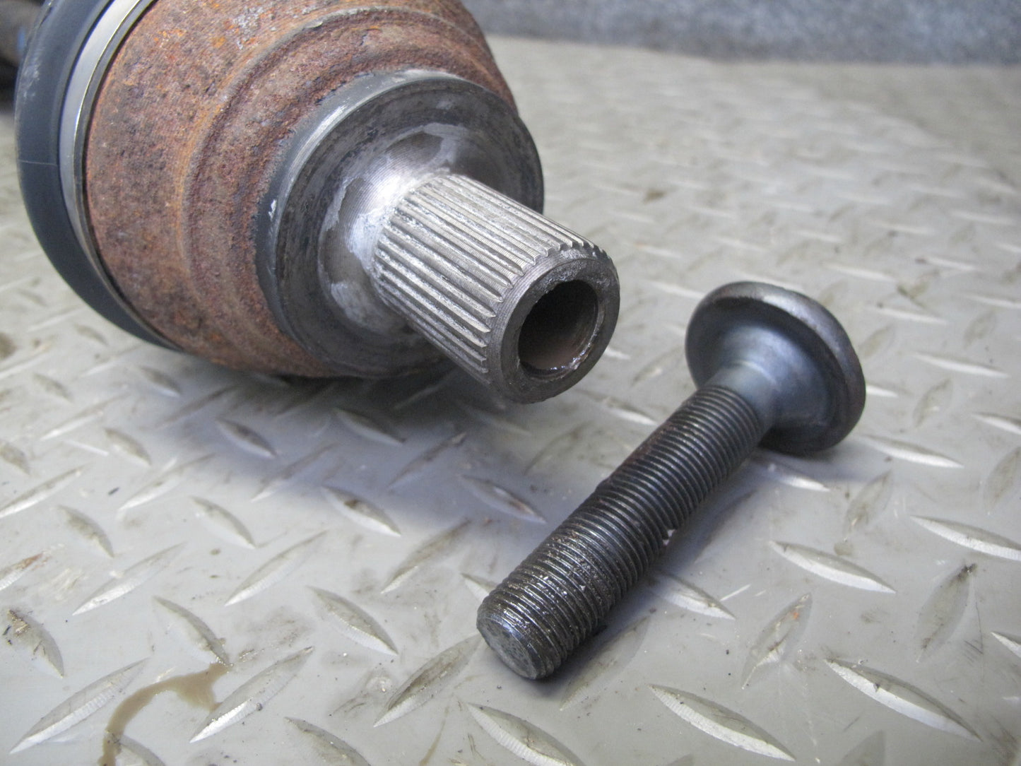 2008 Volkswagen VW Golf R32 MK5 VR6 A/T Front Right Axle Half Shaft Aftermarket