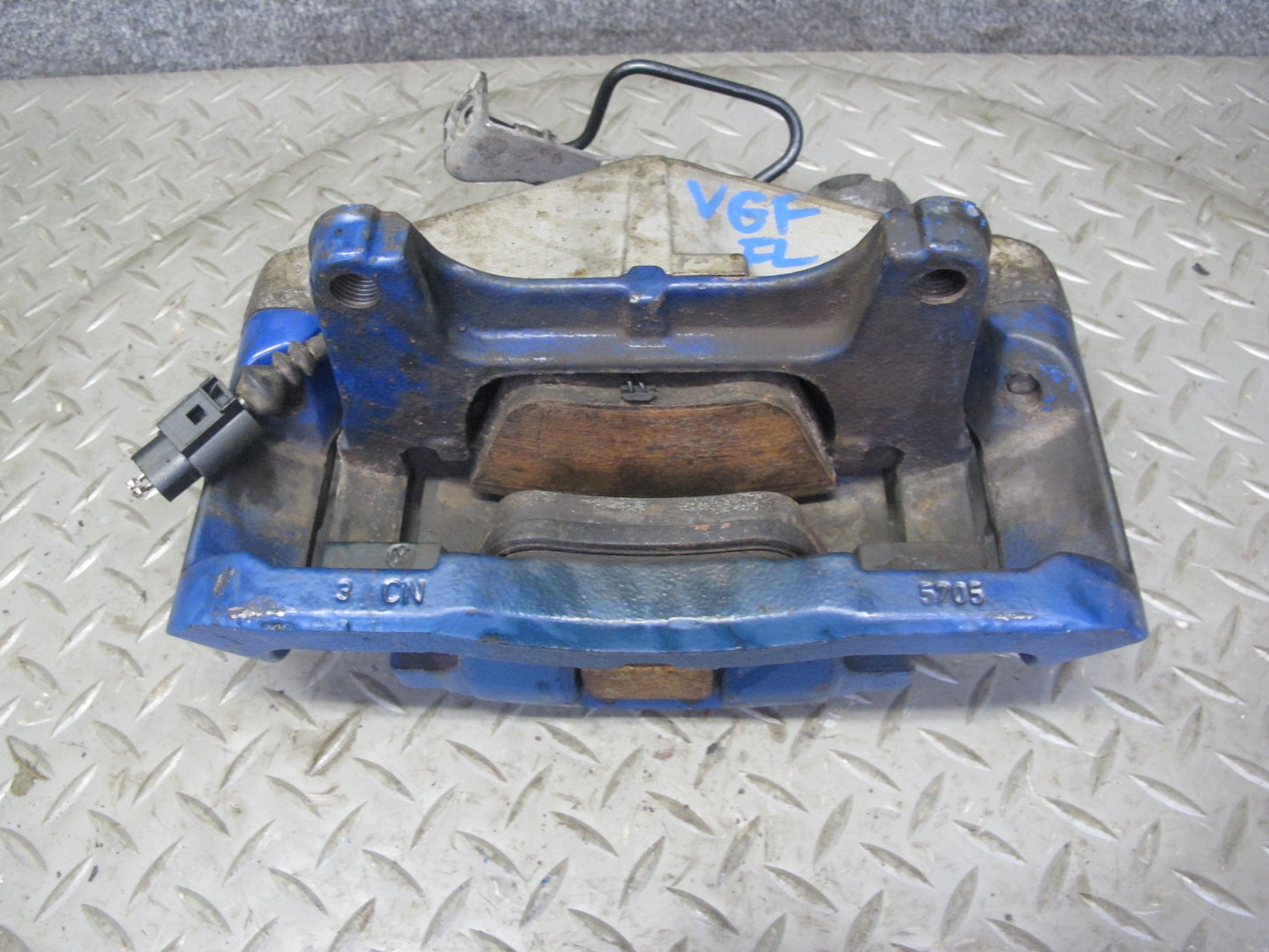 2008 VW Golf MK5 R32 VR6 AWD Set of 2 Front Left & Right Brake Caliper OEM