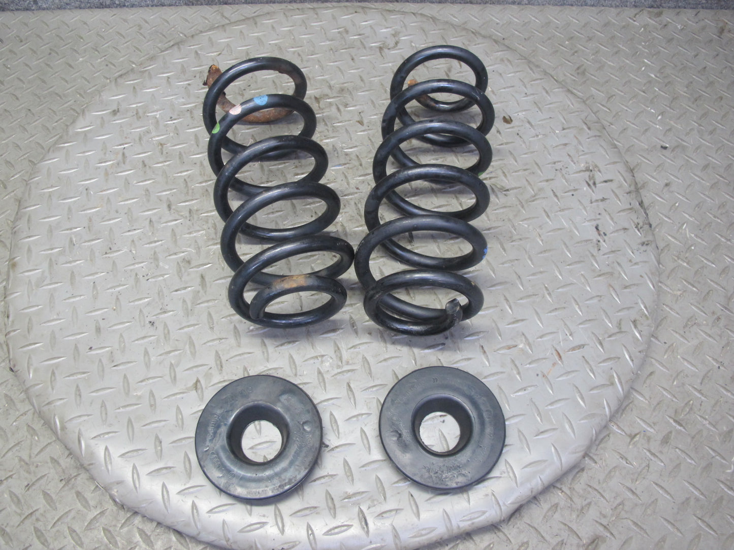 2008 VW Golf MK5 R32 AWD Rear Suspension Left & Right Coil Spring Set OEM
