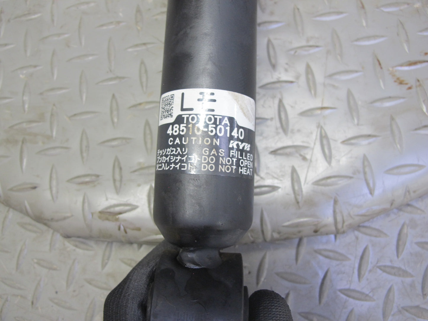 04-06 Lexus UCF30L LS430 Set of 2 Front Left & Right Strut Shock Absorber OEM