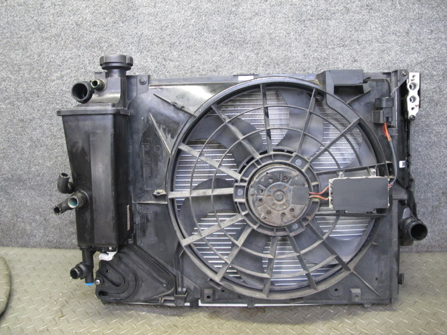 03-06 BMW E46 M54 MT Engine Radiator A/C Condenser Oil Cooler Fan Shroud Set OEM
