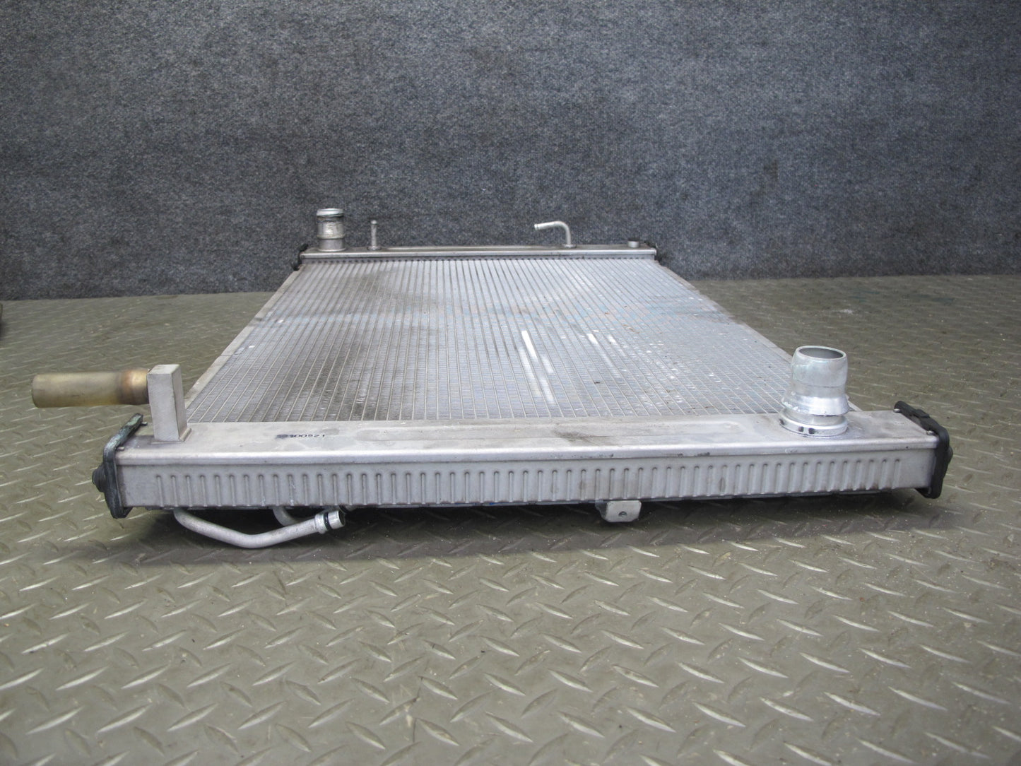09-20 Nissan Z34 370Z A/T Engine Cooling Radiator A/C Condenser Assembly OEM