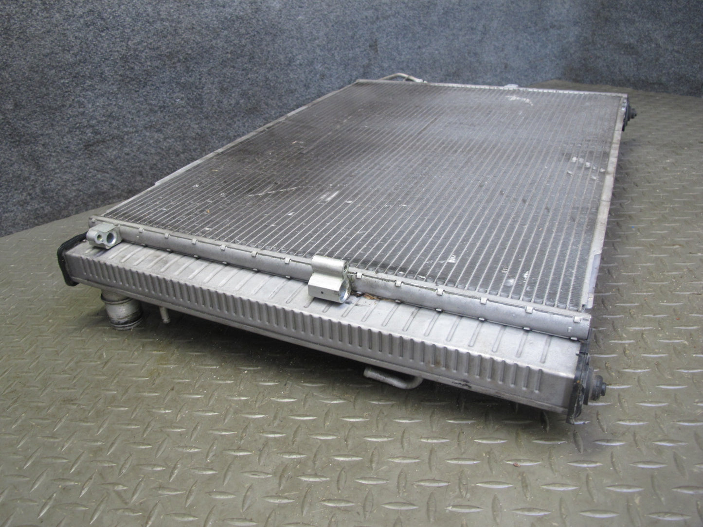09-20 Nissan Z34 370Z A/T Engine Cooling Radiator A/C Condenser Assembly OEM
