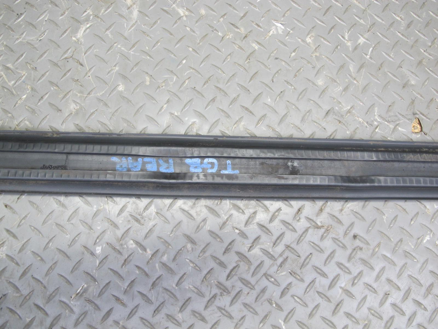 87-90 BMW E30 3-SERIES Rear Bumper Impact Rubber Strip Molding OEM